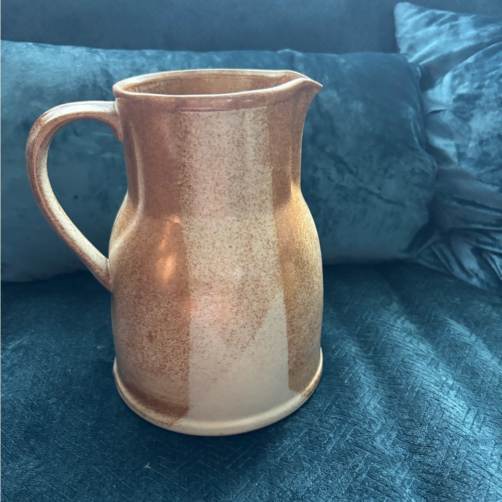Iron Mountain white top mountain Stoneware Pitcher - Brown - Picture 4 of 6